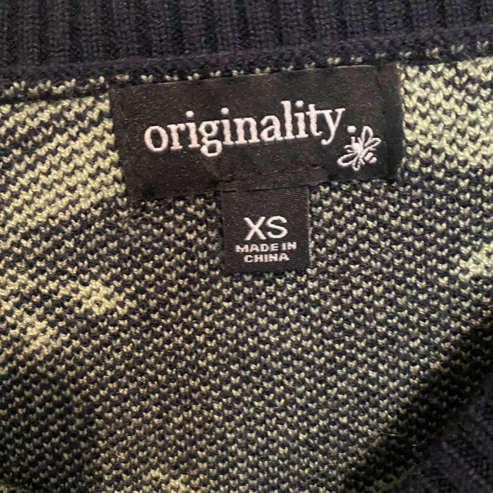 Originality Frog Pattern Sweater - Picture 3 of 4